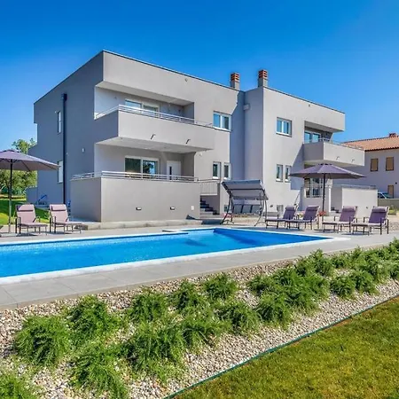 Grande T&d Villa