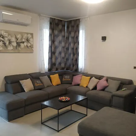 Villa Grande T&d Pola