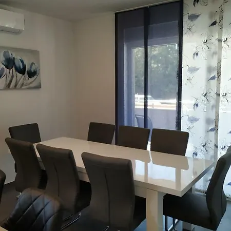 Villa Grande T&d Pula